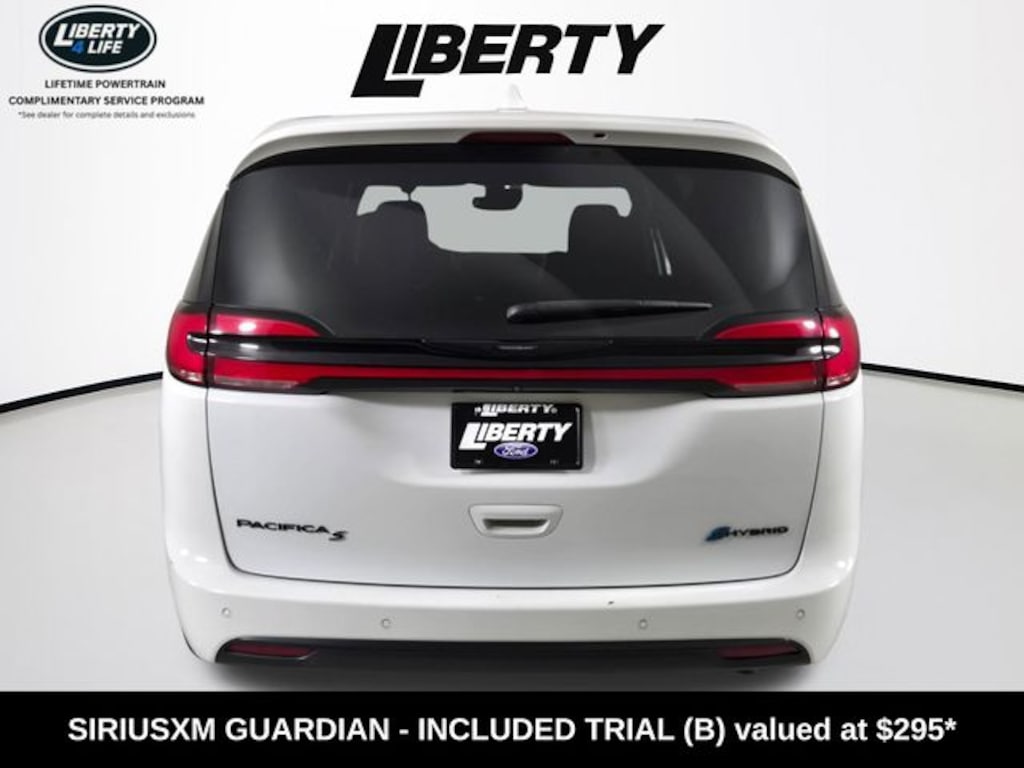 Used 2022 Chrysler Pacifica Hybrid Touring L Minivan/Van