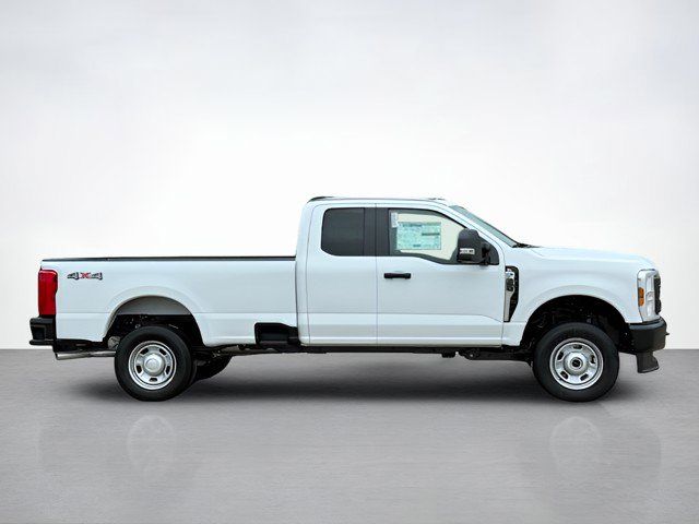 2025 Ford F-350 photo 2