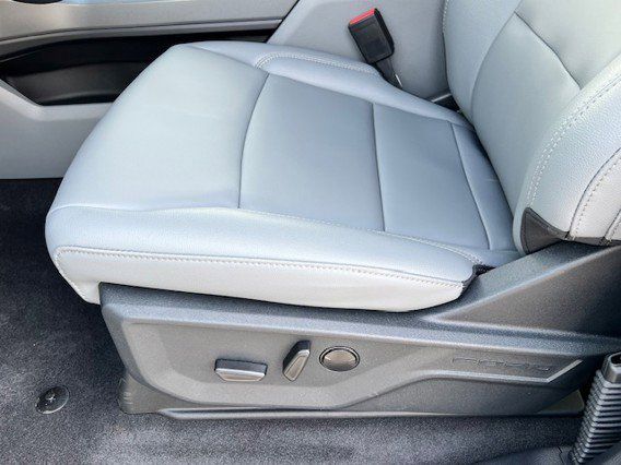 2025 Ford F-150 Lightning Flash - Photo 32