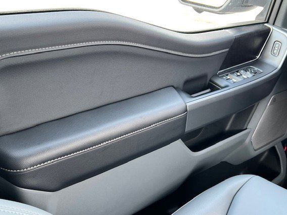 2025 Ford F-150 Lightning Flash - Photo 29