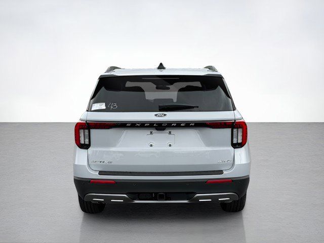 2025 Ford Explorer photo 3