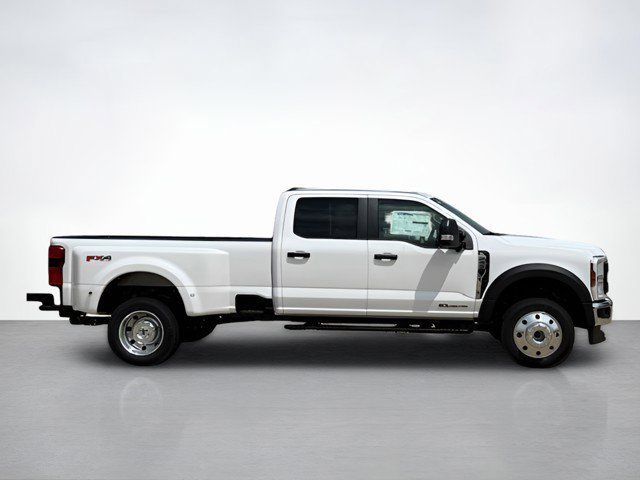 2025 Ford F-450 photo 2