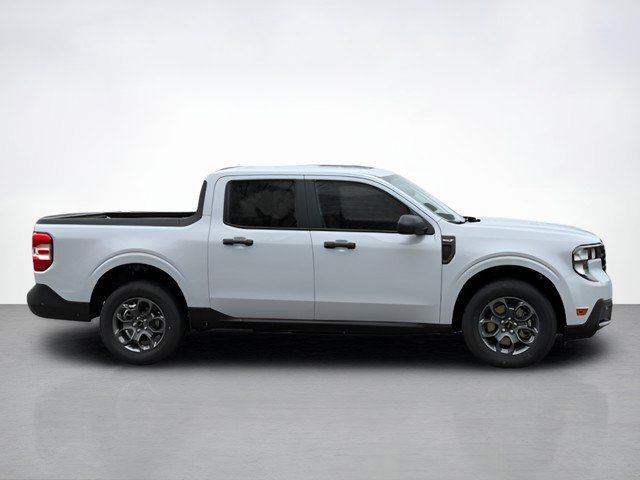 2025 Ford Maverick XLT photo 2