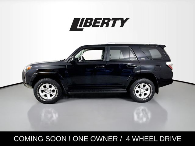 2017 Toyota 4Runner SR5 photo 3