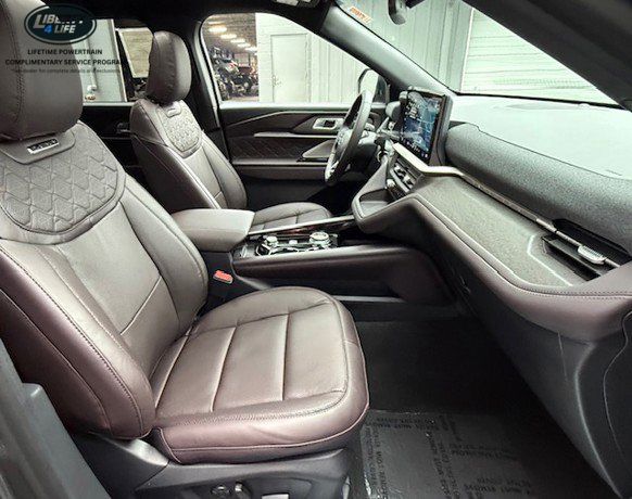 2026 Ford Explorer Platinum - Photo 17