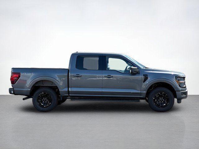 2025 Ford F-150 XLT photo 2