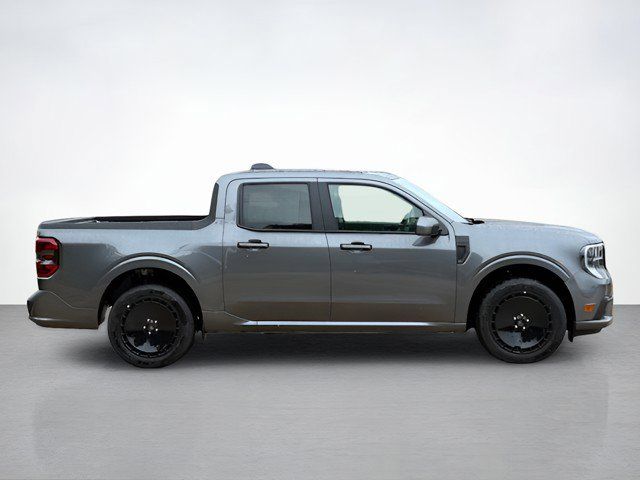 2025 Ford Maverick photo 2
