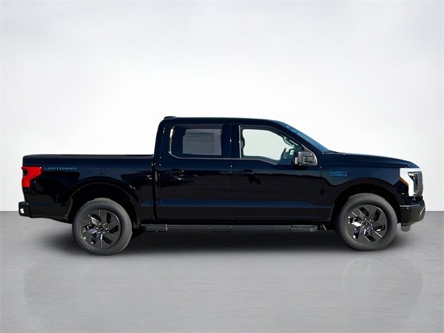 2025 Ford F-150 Lightning photo 2