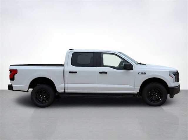 2025 Ford F-150 Lightning photo 2