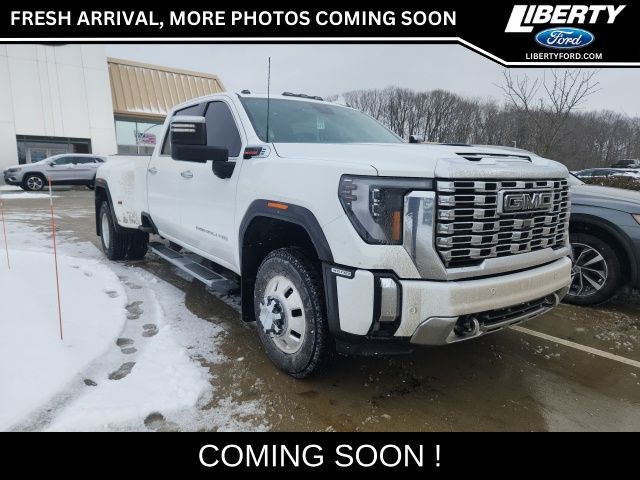 2024 GMC Sierra 3500HD Denali's photo