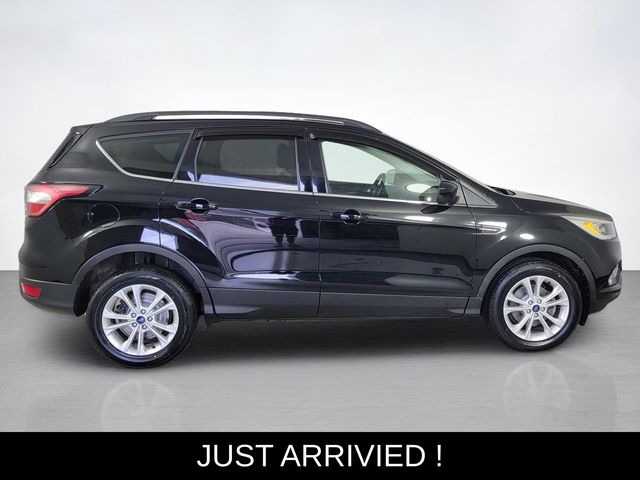 Used 2017 Ford Escape SE with VIN 1FMCU0GD6HUE13759 for sale in Aurora, OH