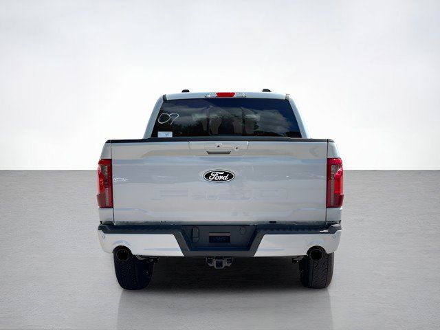 2025 Ford F-150 XLT photo 4