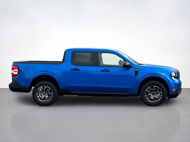 2025 Ford Maverick XLT photo 2