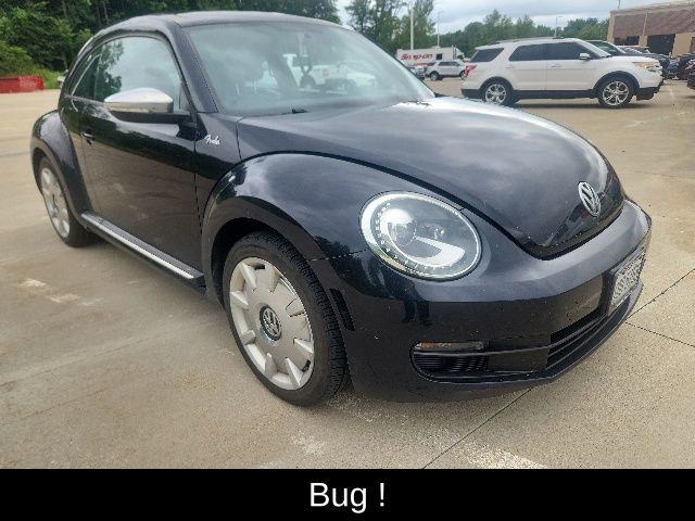 2013 Volkswagen Beetle 2.5L Auto Fender Edition's photo
