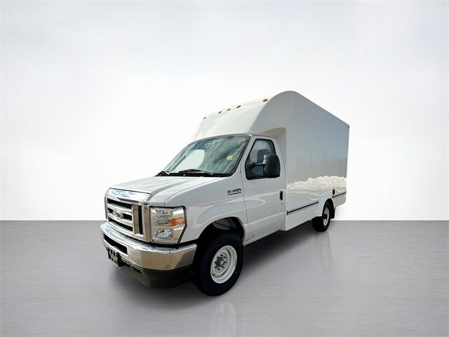 2025 Ford E-350 Base photo 3