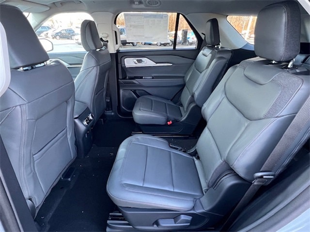 2025 Ford Explorer Active - Photo 13