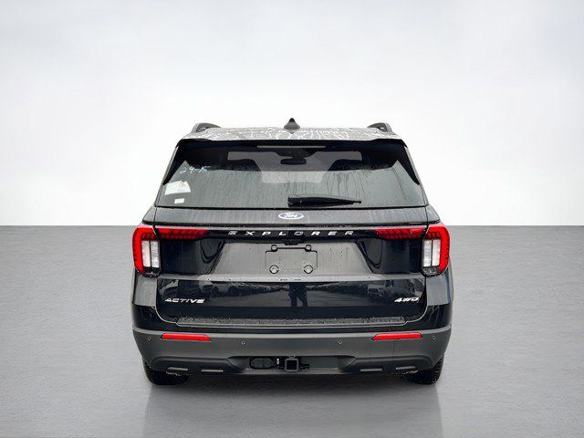 2025 Ford Explorer photo 4