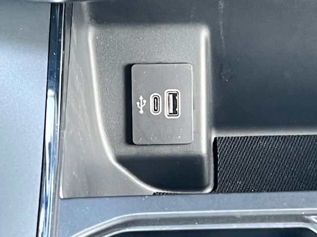 2025 Ford F-150 Lightning Flash - Photo 22