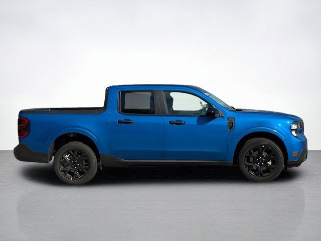 2025 Ford Maverick XLT photo 2