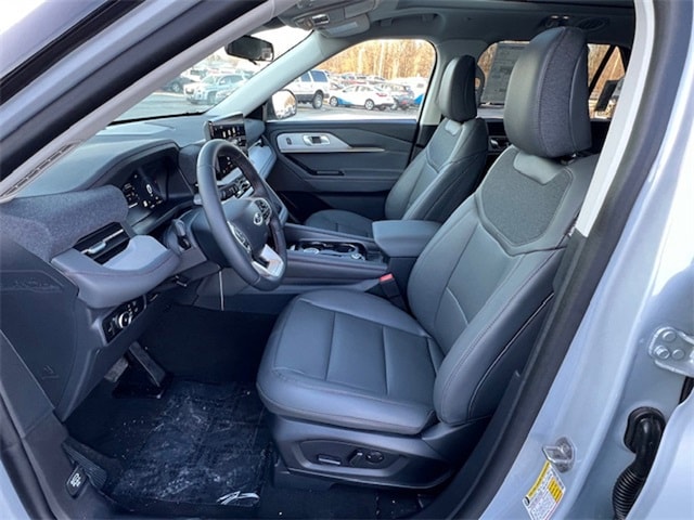 2025 Ford Explorer Active - Photo 12