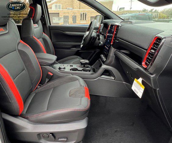 2025 Ford Ranger Raptor - Photo 16