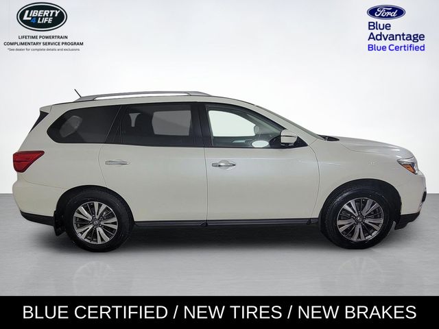 Used 2017 Nissan Pathfinder SL with VIN 5N1DR2MM5HC673839 for sale in Aurora, OH