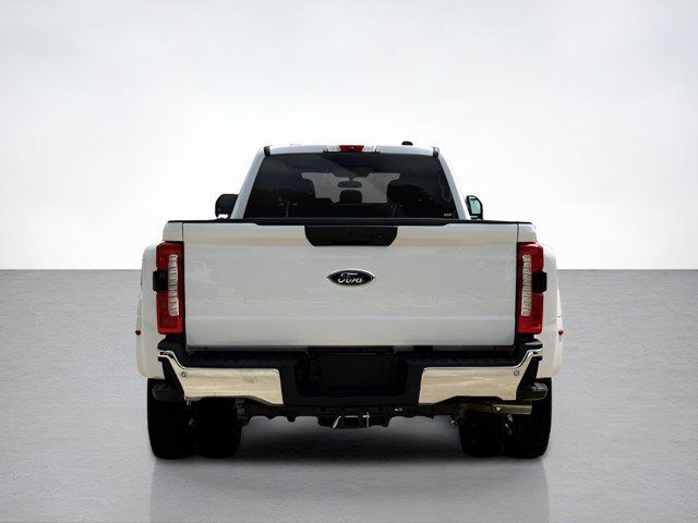2025 Ford F-450 photo 4