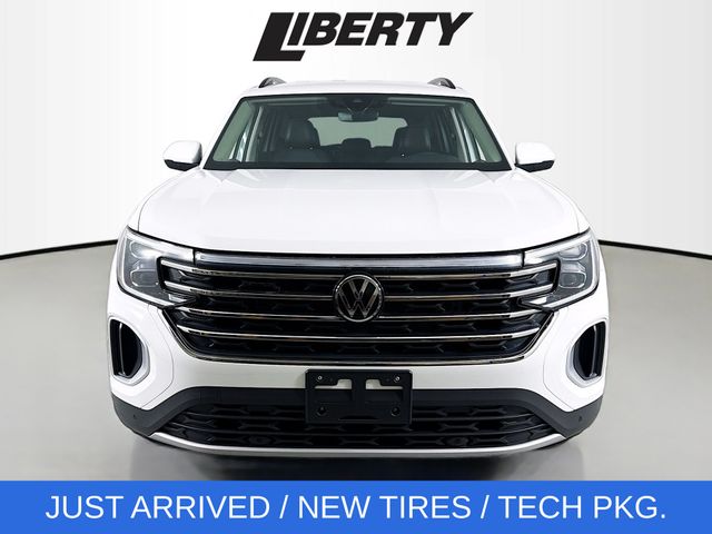 2025 Volkswagen Atlas SE Technology photo 2