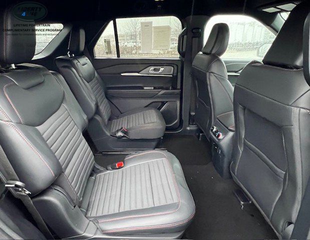 2025 Ford Explorer ST-Line - Photo 15