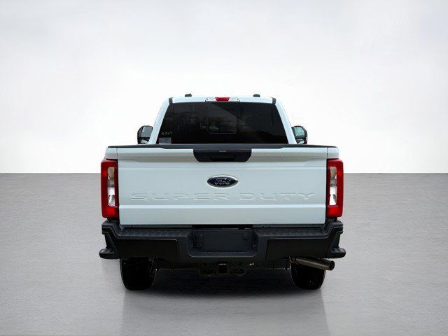2025 Ford F-350 photo 4