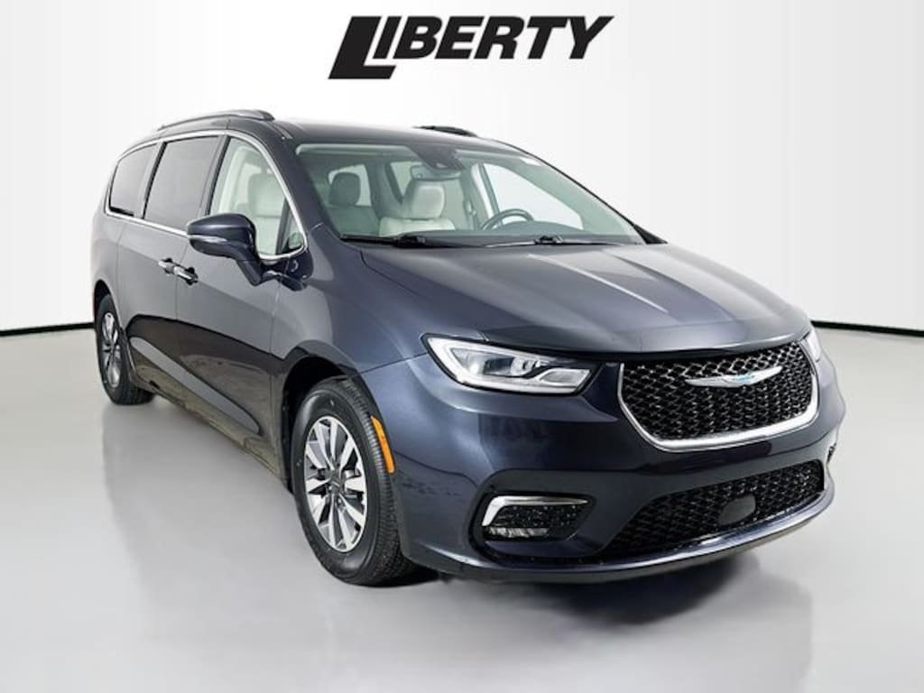 Used 2021 Chrysler Pacifica Hybrid Touring L Minivan/Van