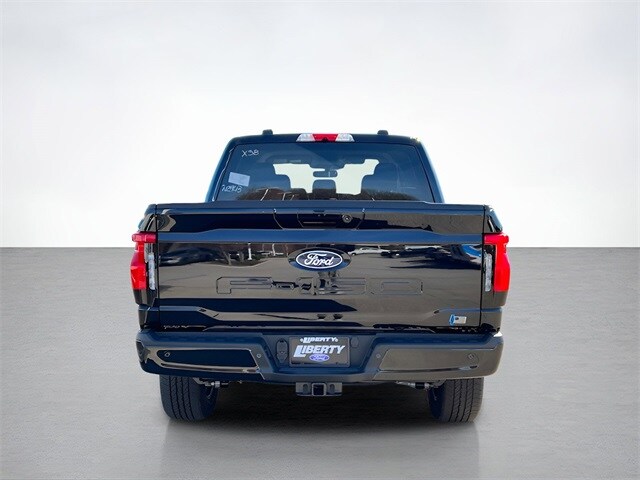 2025 Ford F-150 Lightning photo 4