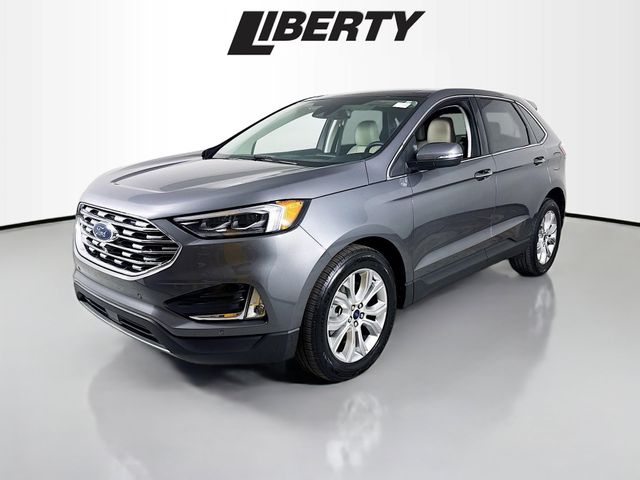 2022 Ford Edge Titanium photo 2