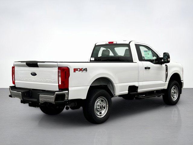 2025 Ford F-350 photo 3