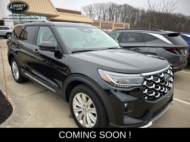 2025 Ford Explorer Platinum's photo