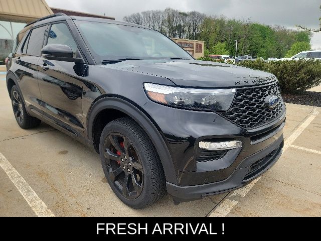 2023 Ford Explorer ST 4WD's photo