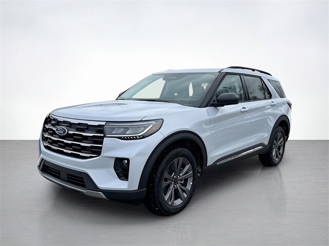 2025 Ford Explorer photo 3