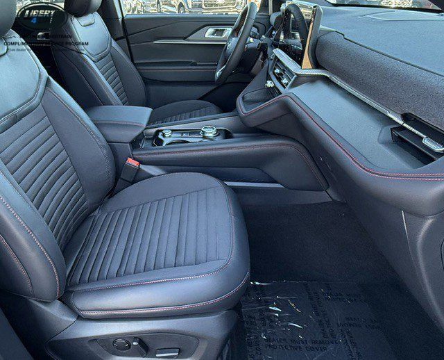 2026 Ford Explorer ST-Line - Photo 17