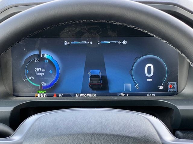 2025 Ford F-150 Lightning Flash - Photo 29
