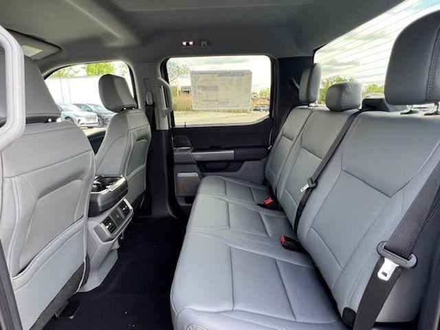 2025 Ford F-150 Lightning Flash - Photo 13