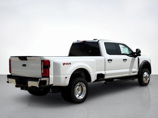 2025 Ford F-450 photo 3