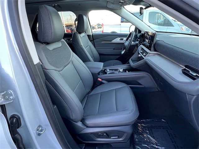 2025 Ford Explorer Active - Photo 17