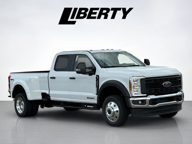 2026 Ford F-450 Super Duty XL's photo