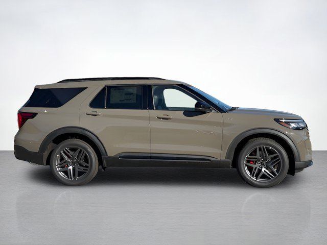 2026 Ford Explorer ST-Line photo 2