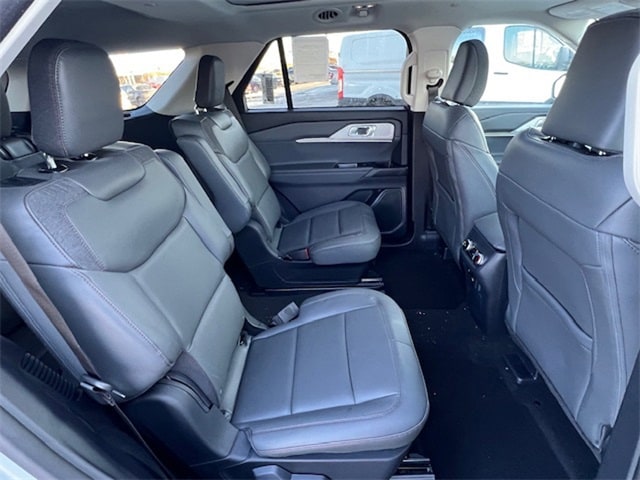 2025 Ford Explorer Active - Photo 15