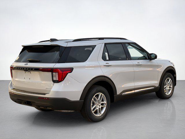 2025 Ford Explorer photo 2