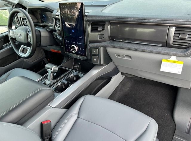 2025 Ford F-150 Lightning Flash - Photo 15