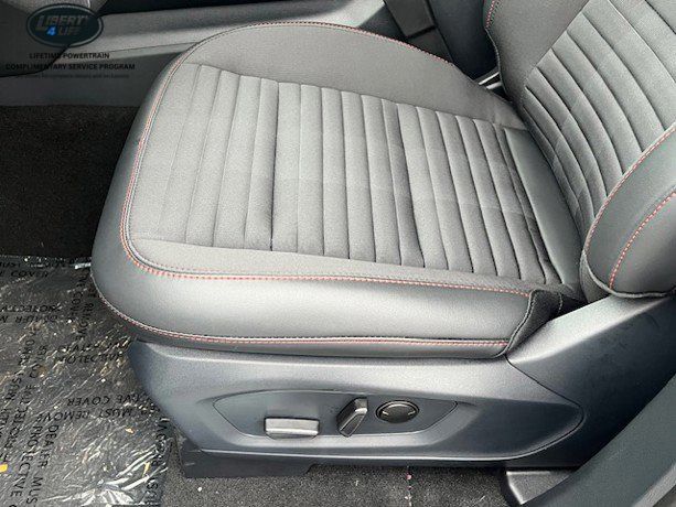 2025 Ford Explorer ST-Line - Photo 32