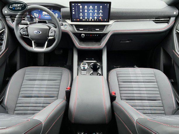 2025 Ford Explorer ST-Line - Photo 18