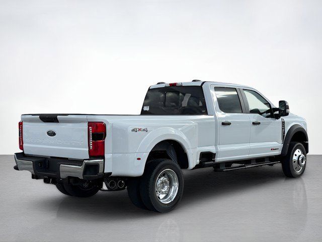 2026 Ford F-450 photo 3